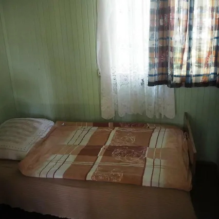 Camping Anastazja مكان تخييم مينزفوجة
